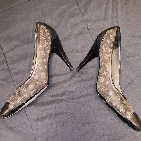 Louis Vuitton Monogram Pumps